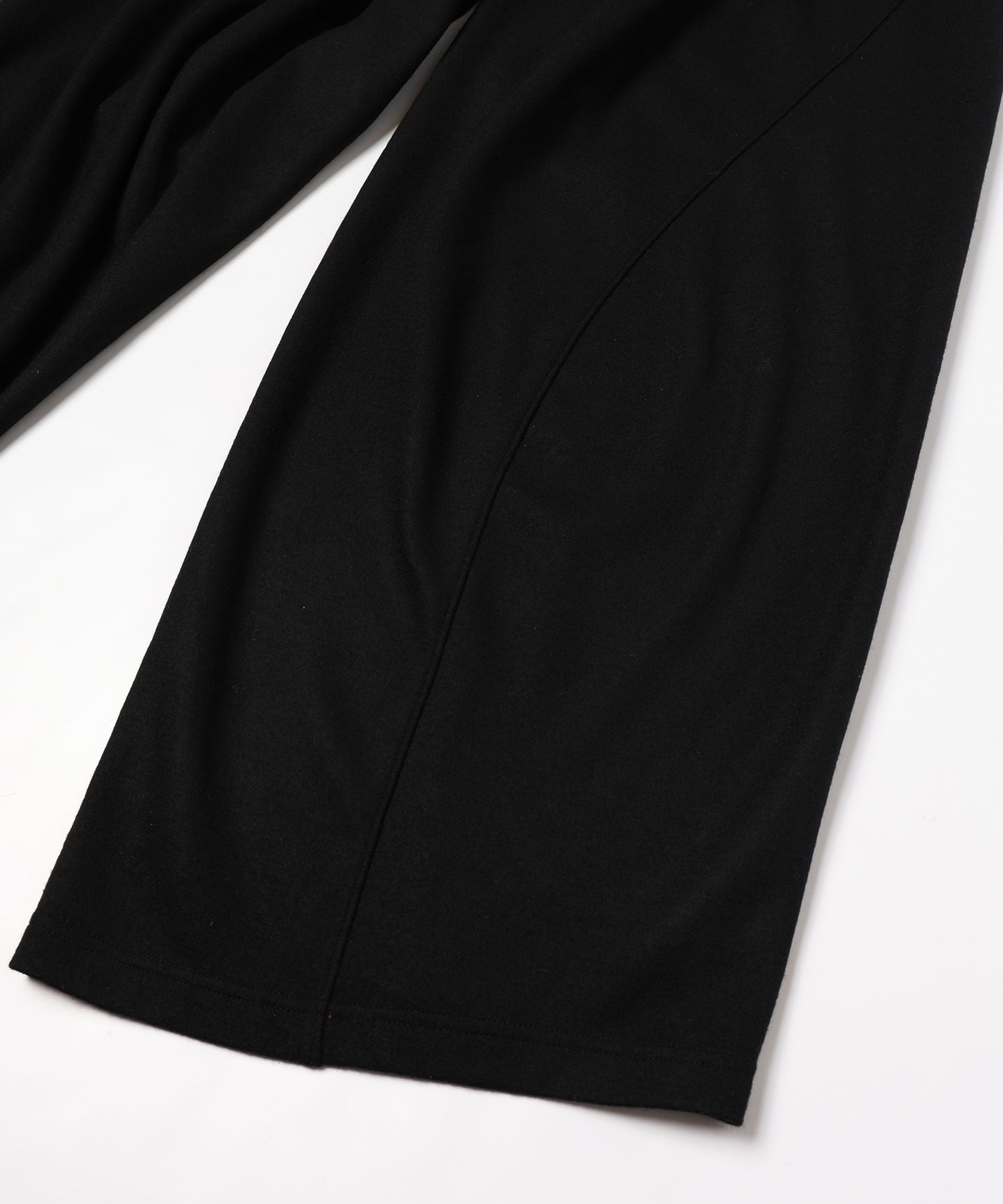 WIDE TUCK SWEAT PANTS