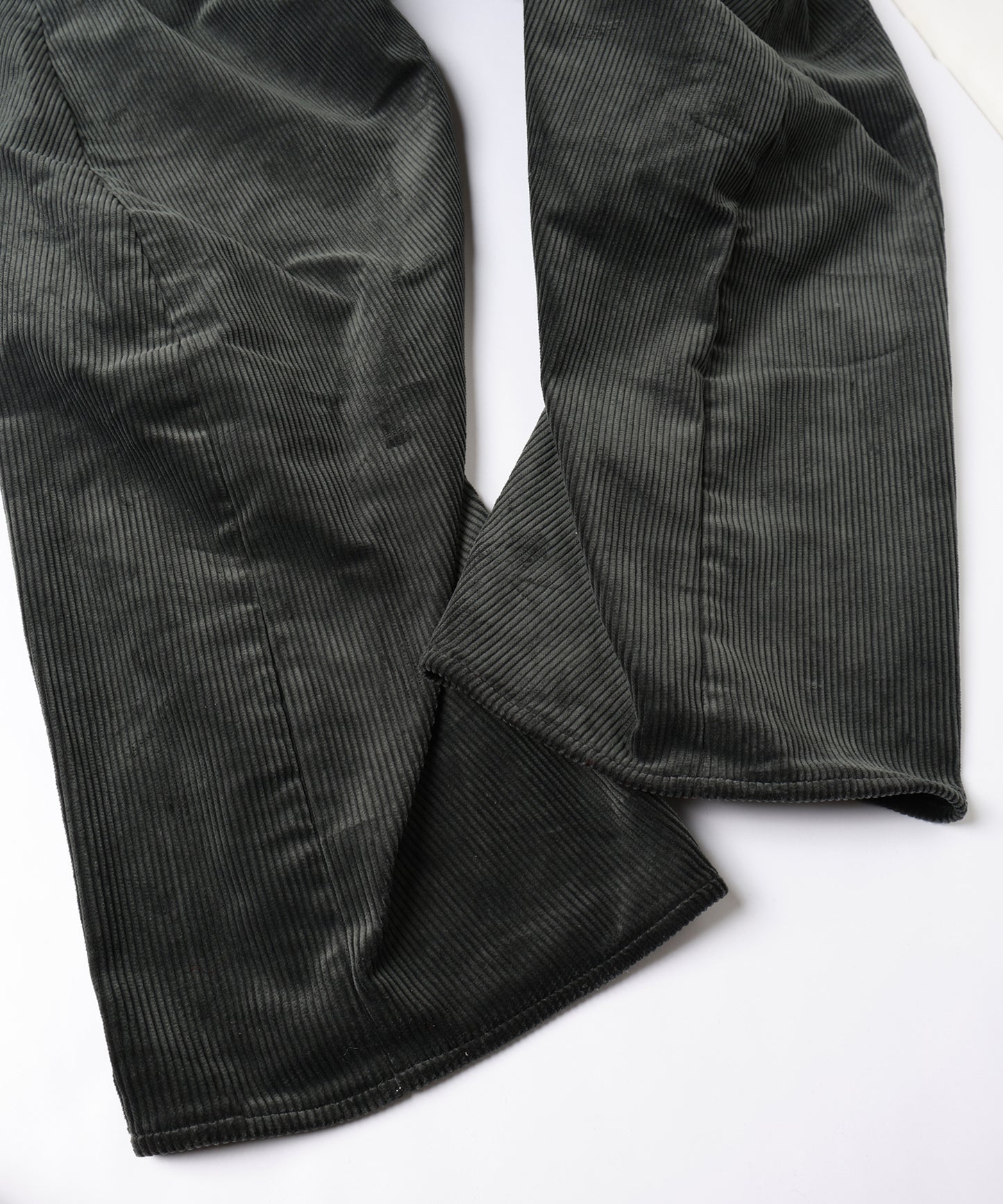 3D CUTTING CORDUROY PANTS
