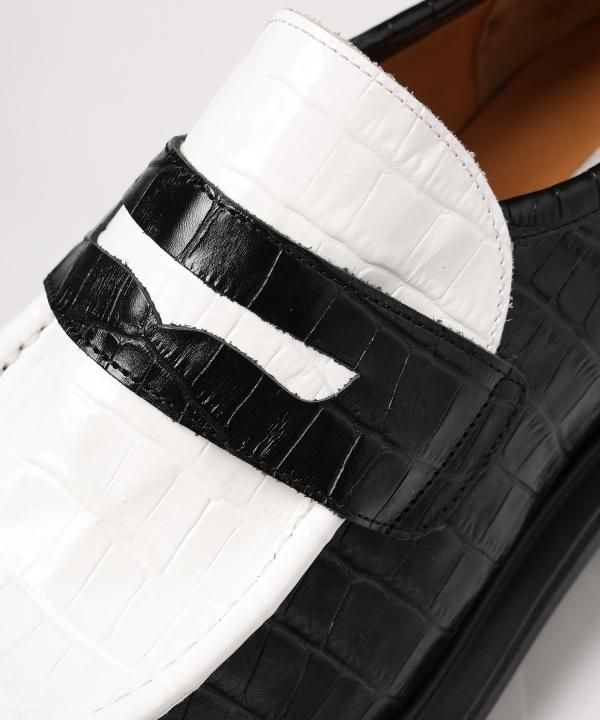 LEATHER LOAFERS