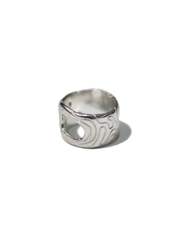 GLOBE RING W/ 3 SAPPHIRE