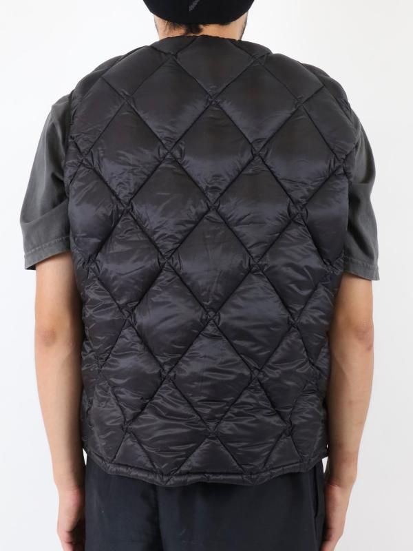 LIGHT DOWN VEST