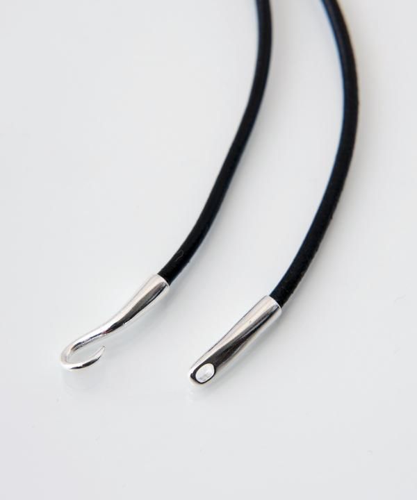 CROSS LEATHER CHOKER
