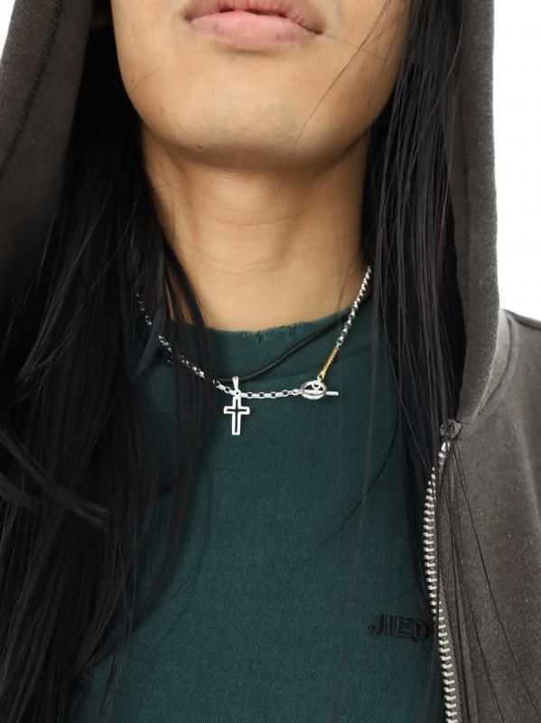 CROSS LEATHER CHOKER