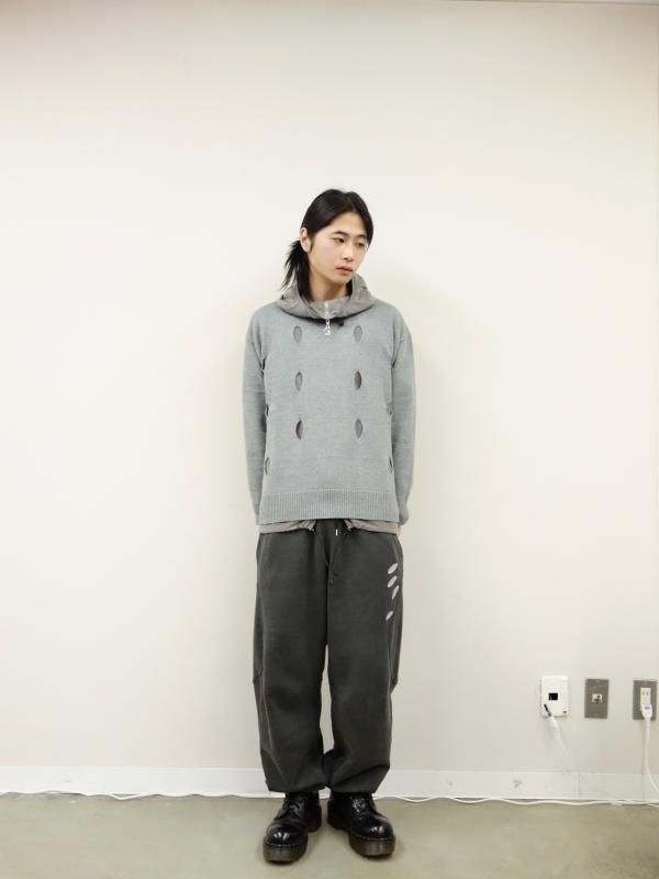 HOLE CREW KNIT