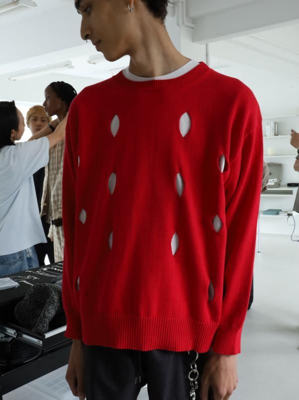 HOLE CREW KNIT