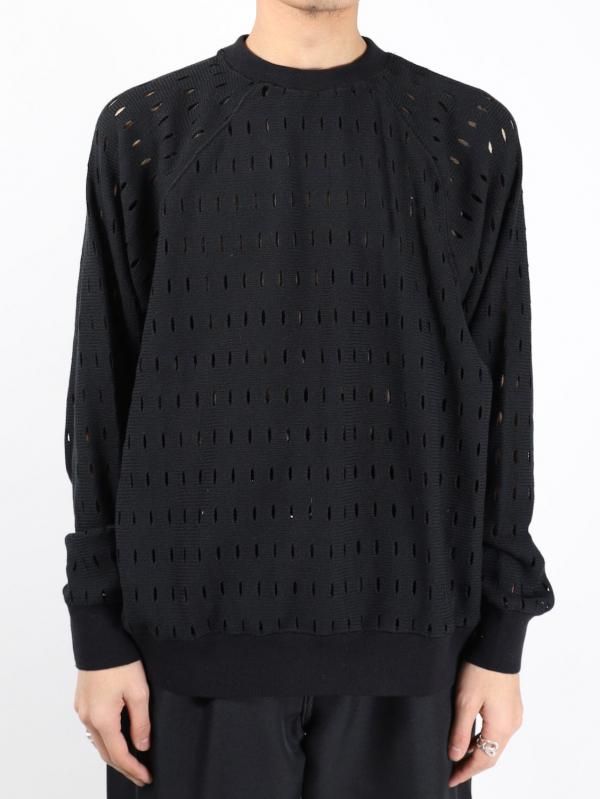 HOLE RAGLAN CREW