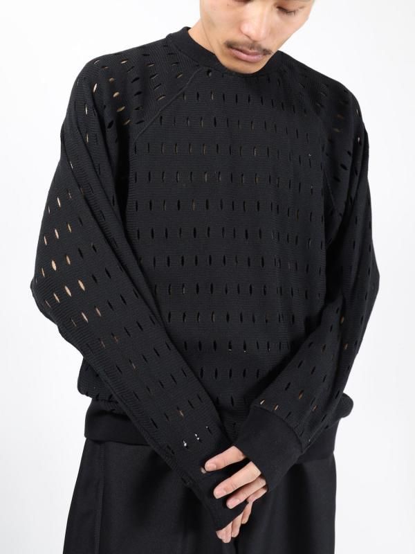 HOLE RAGLAN CREW