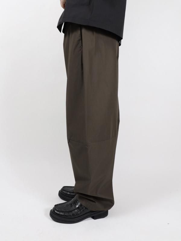CURVED ZIP PANTS