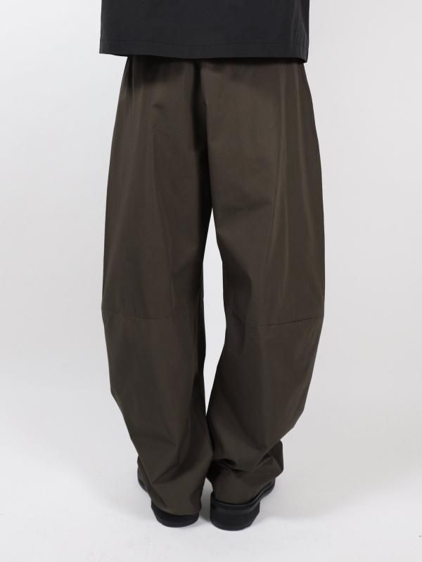 CURVED ZIP PANTS