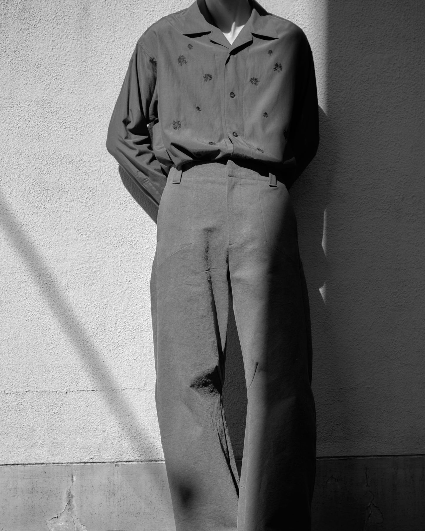 ANTHEM A TINY EMBROIDERY OVER SIZE SHIRTS