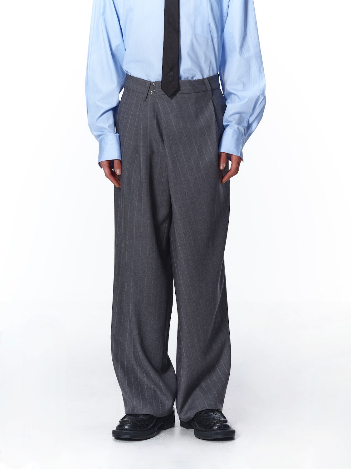 即完売　whatyrrfeel knee tuck slacks 最終値下げ 東京店WEB限定【Chikashitsu +】full length knee tuck slacks (2color
