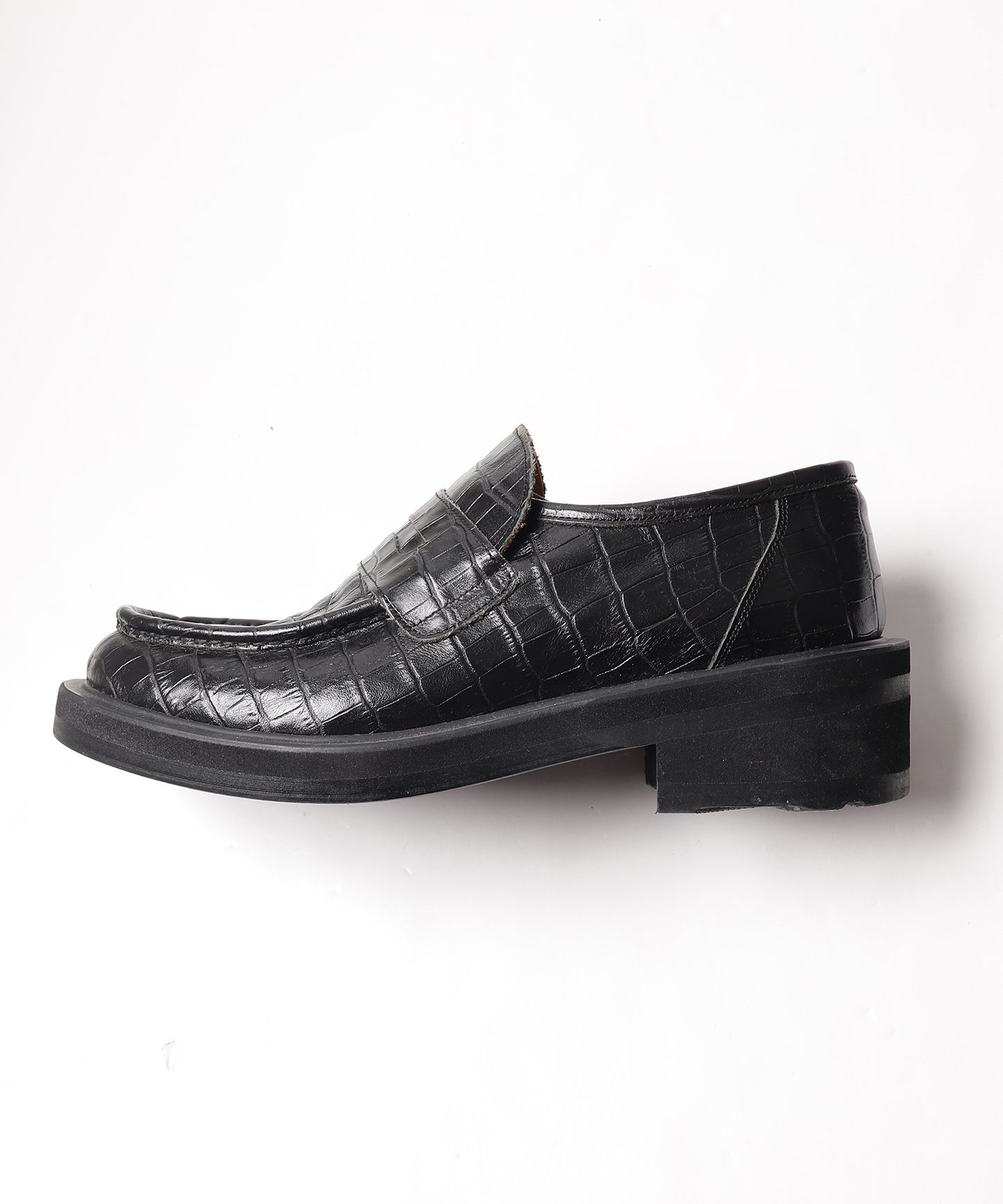 LEATHER LOAFERS