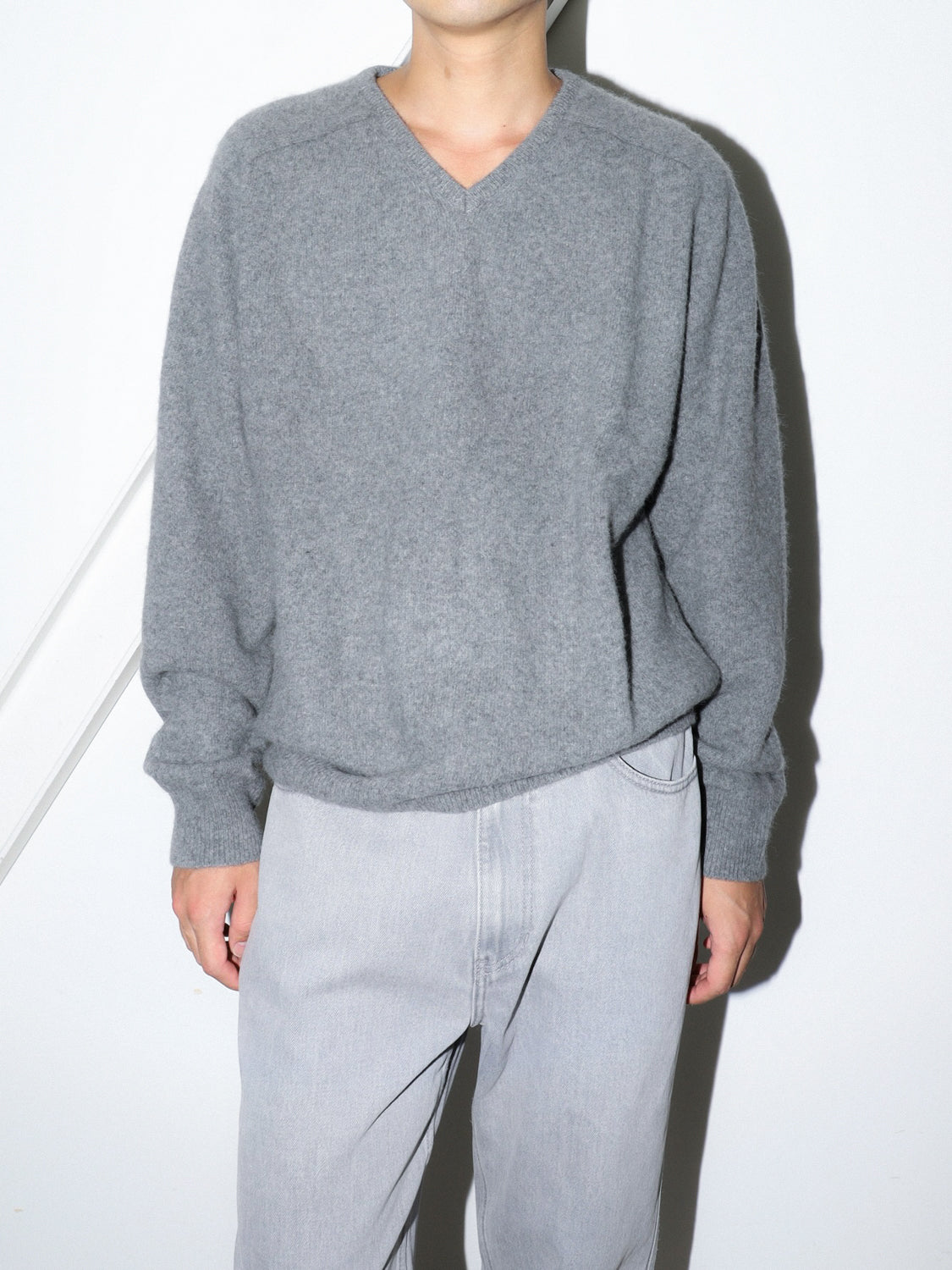 RACOON V-NECK KNIT
