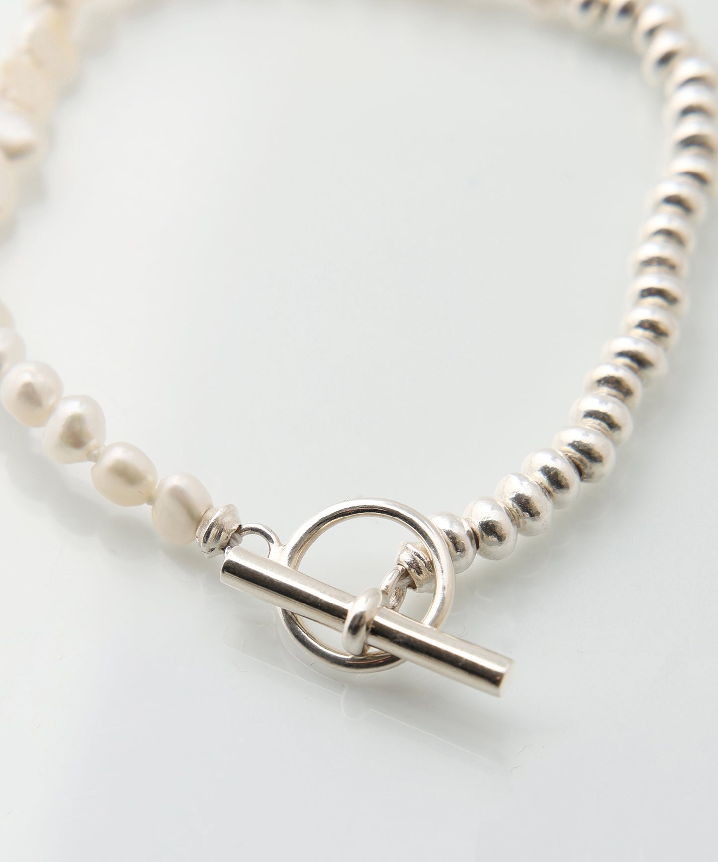 PEARL SWITCHING BRACELET