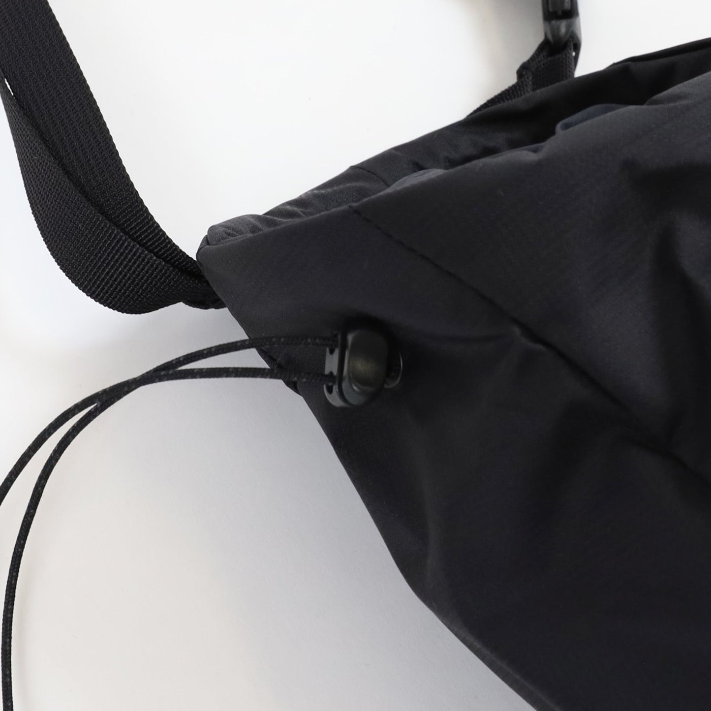 Ion Lightweight Chalk Bag