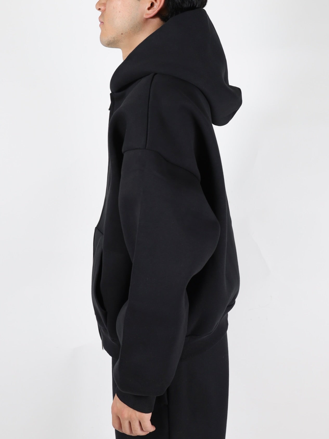 V2 ZIPPED HOODIE