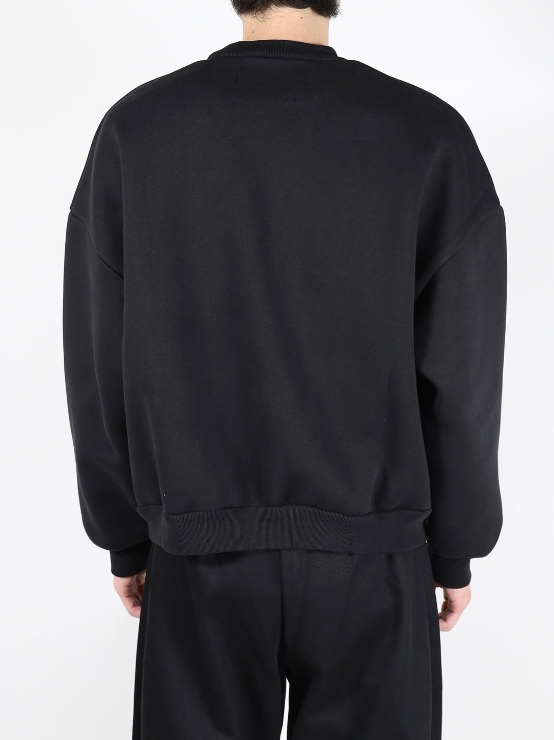 V2 CREWNECK