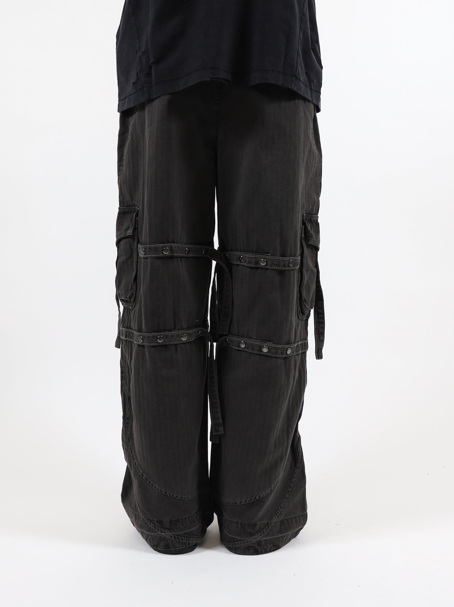 Oteroi bondage pants