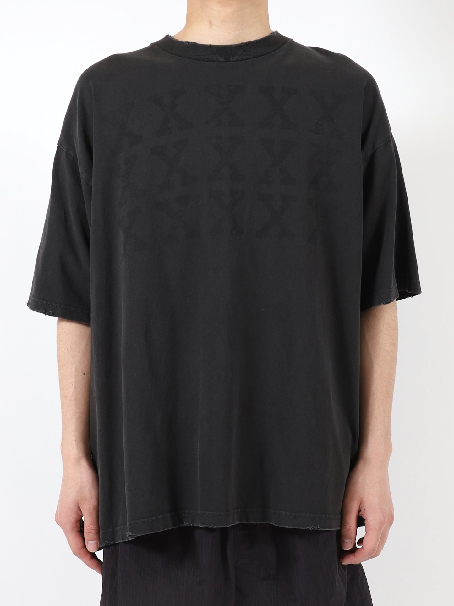 XXXXX DAMAGE PIGMENT TEE