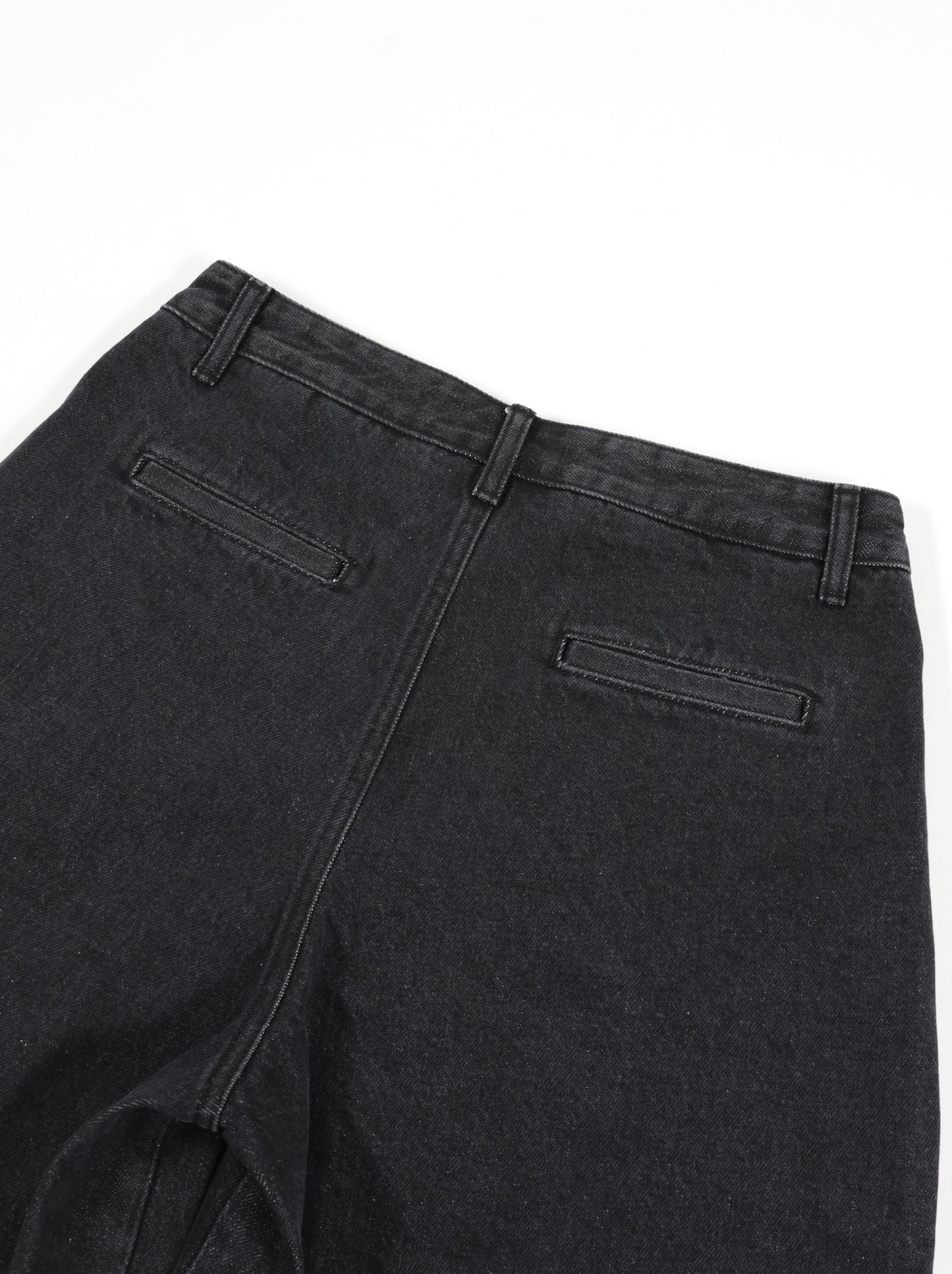 MENS CUT-OUT POCKET DENIM SHORTS