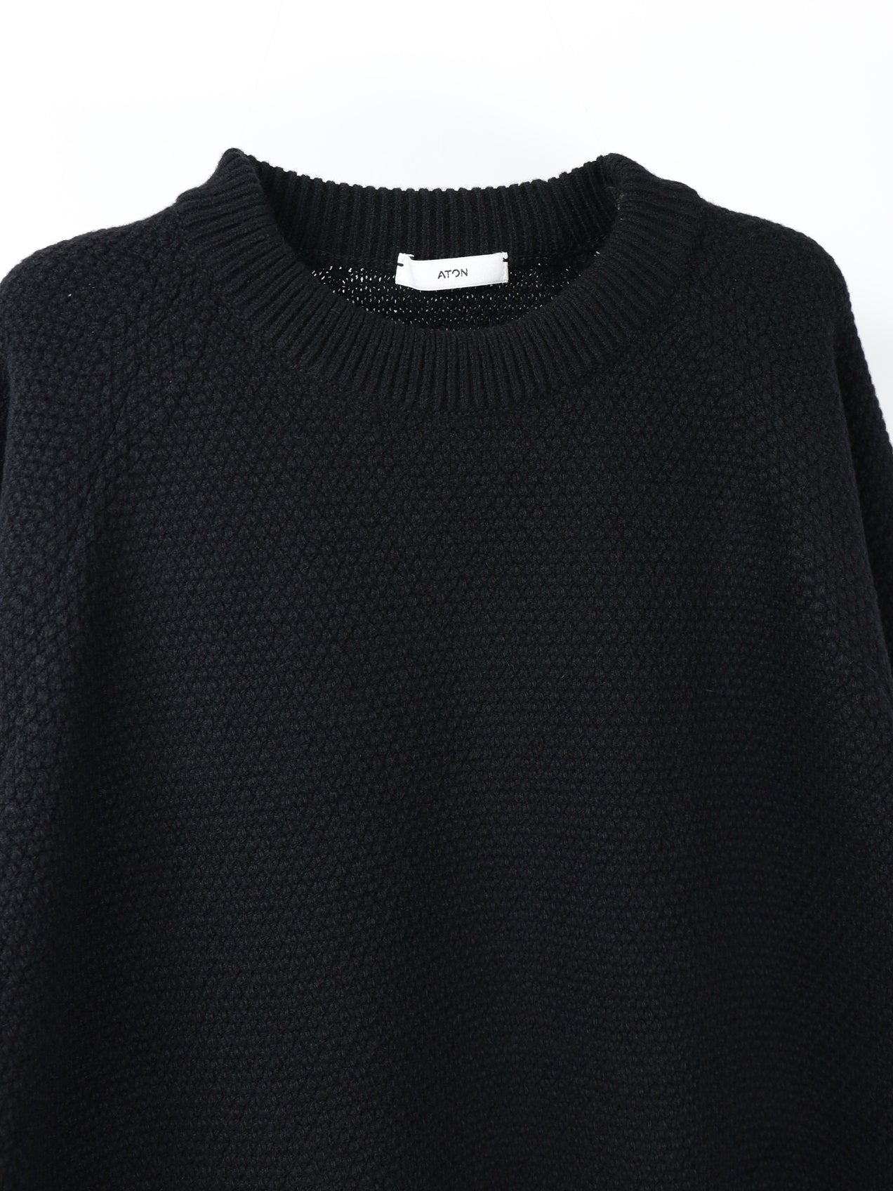 LAMBS WOOL CREWNECK SWEATER