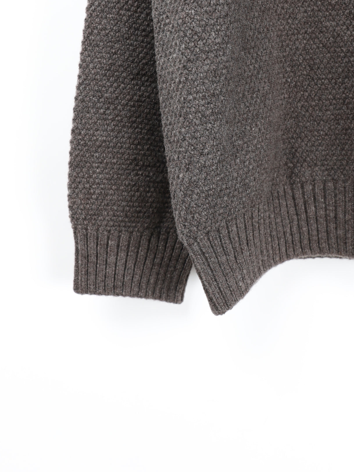 LAMBS WOOL CREWNECK SWEATER
