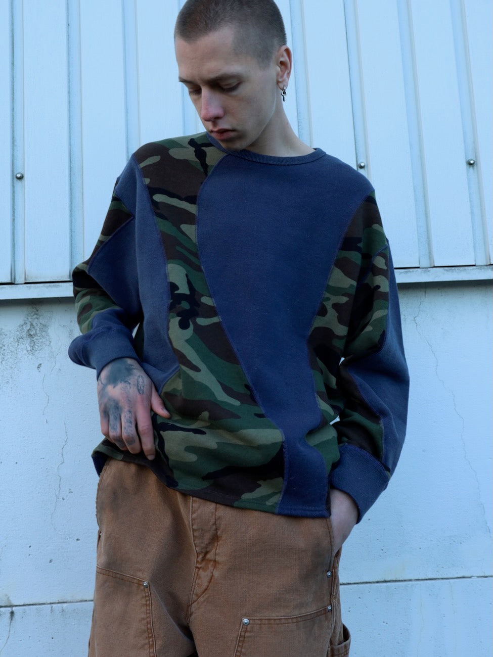 SWITCHING STITCH SWEAT CREW