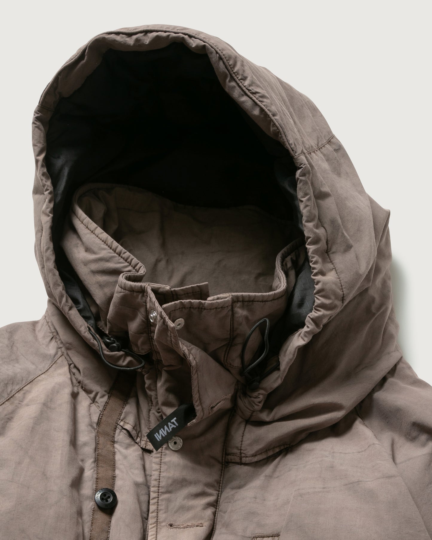 INNAT × WILD THINGS GARMENT DYED MAKALU DOWN JACKET