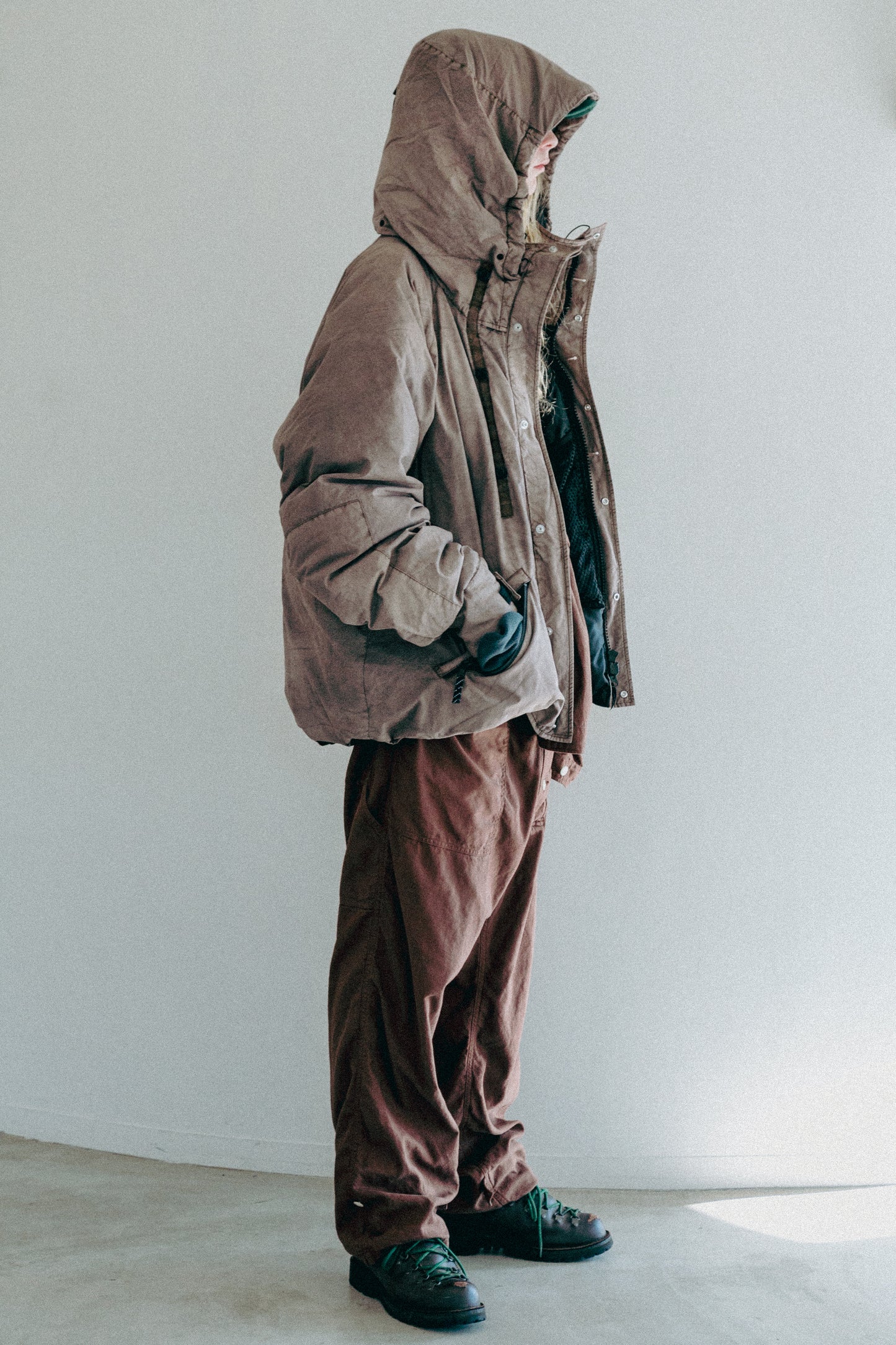 INNAT × WILD THINGS GARMENT DYED MAKALU DOWN JACKET