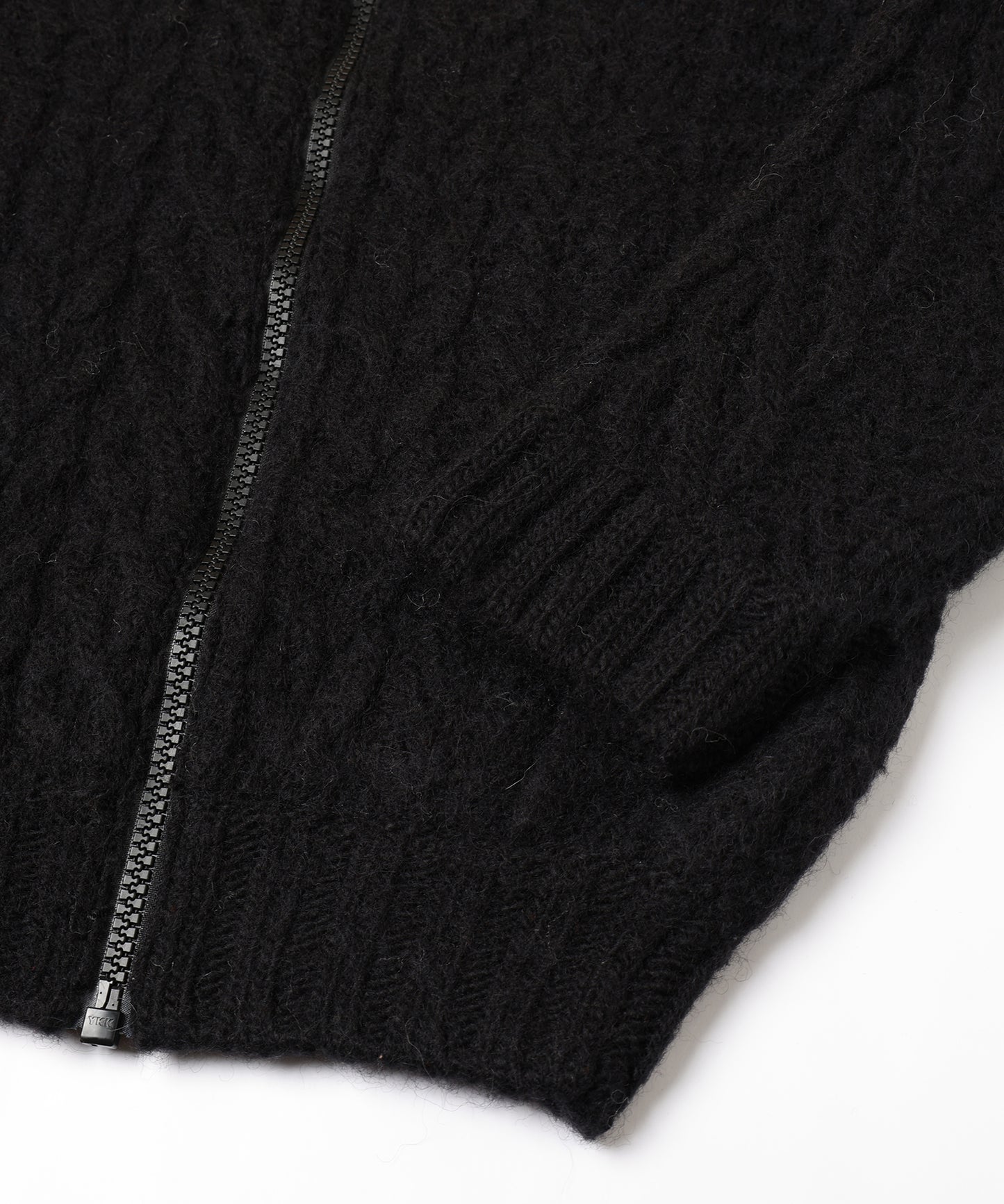 CABLE ZIP KNIT