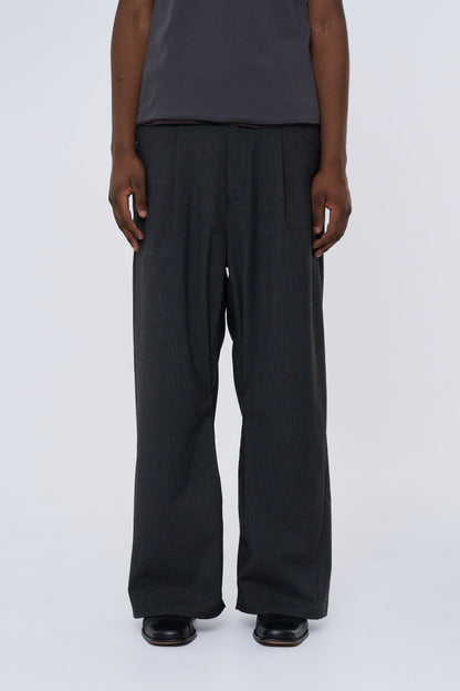 VOTIS　Knee Tuck Slacks