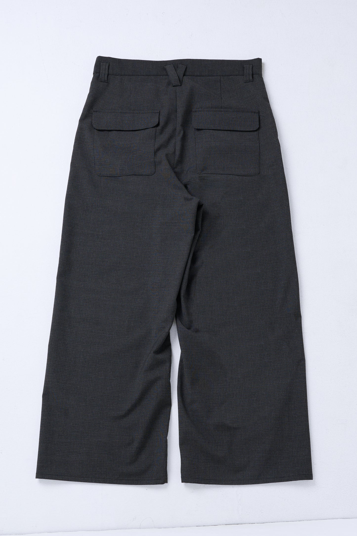 VOTIS　Knee Tuck Slacks