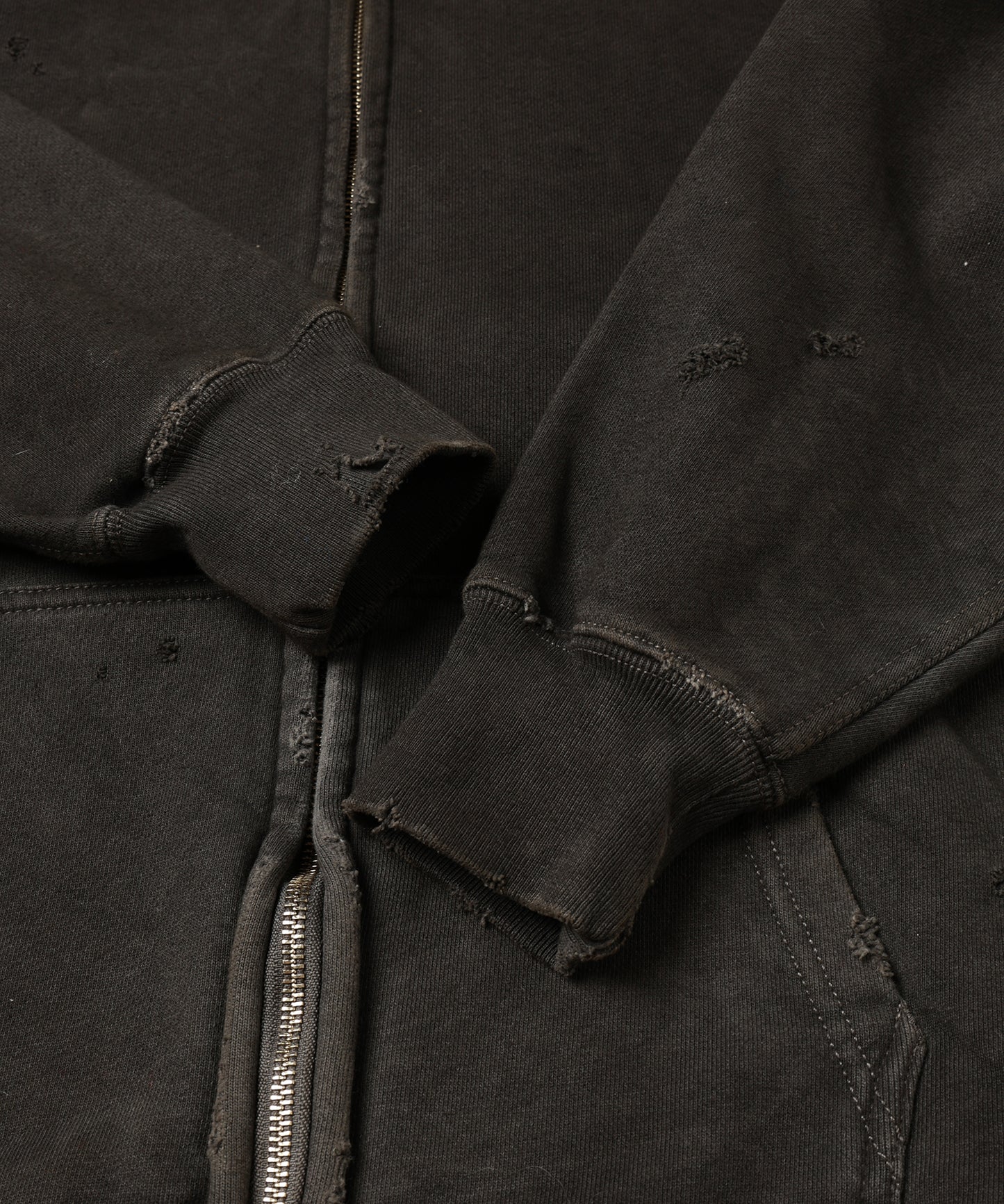 DAMAGE PATCH ZIP HOODIE