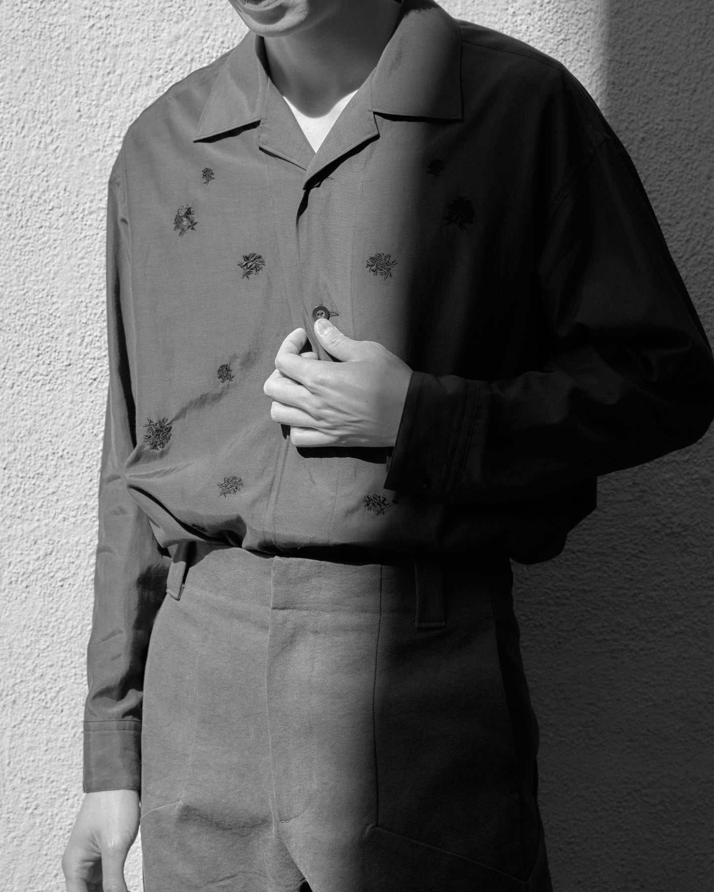 ANTHEM A　TINY EMBROIDERY OVER SIZE SHIRTS