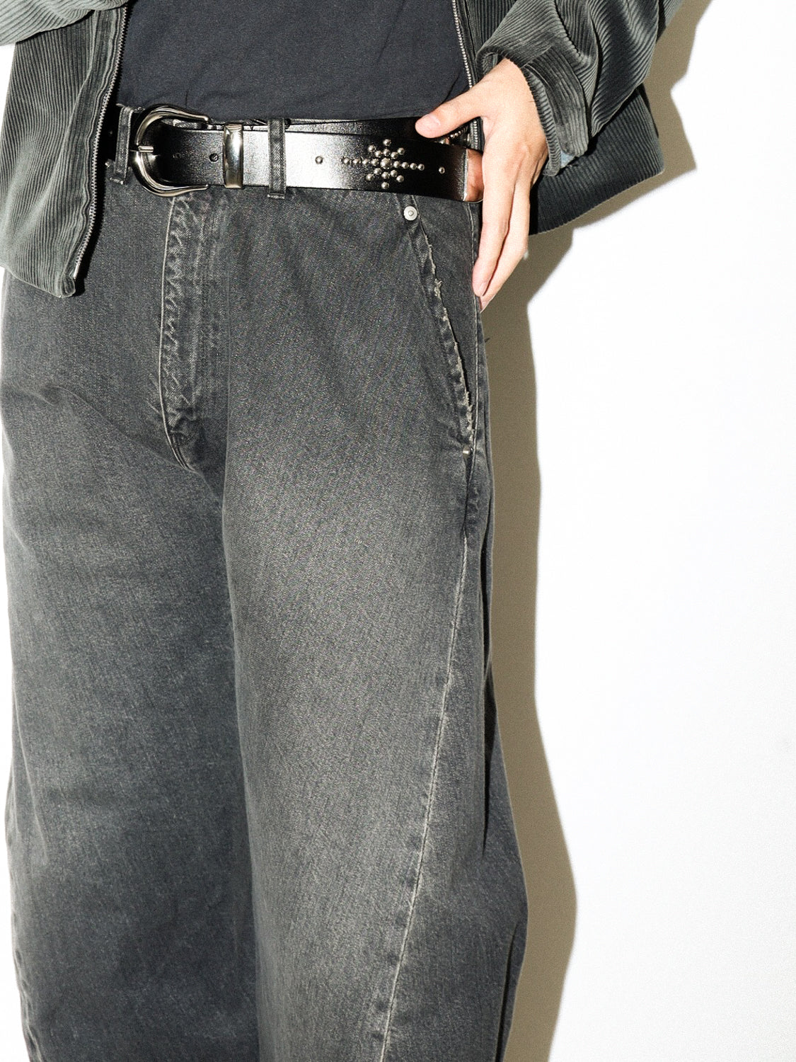 3D CUTTING DENIM PANTS