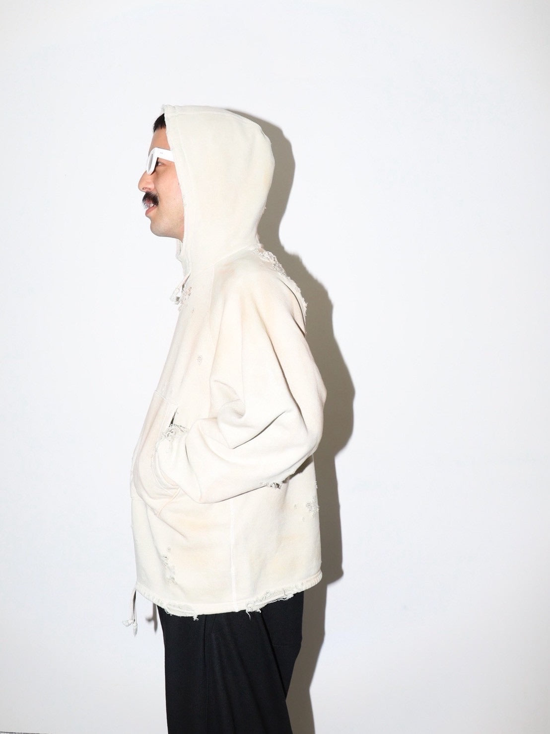 DAMAGE PULLOVER HOODIE