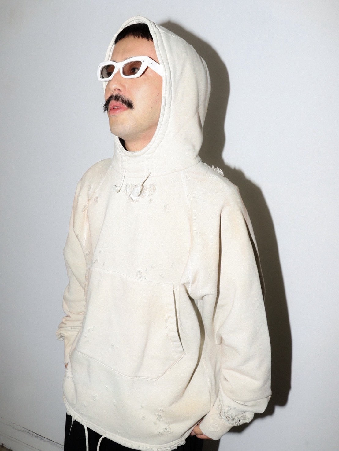 DAMAGE PULLOVER HOODIE
