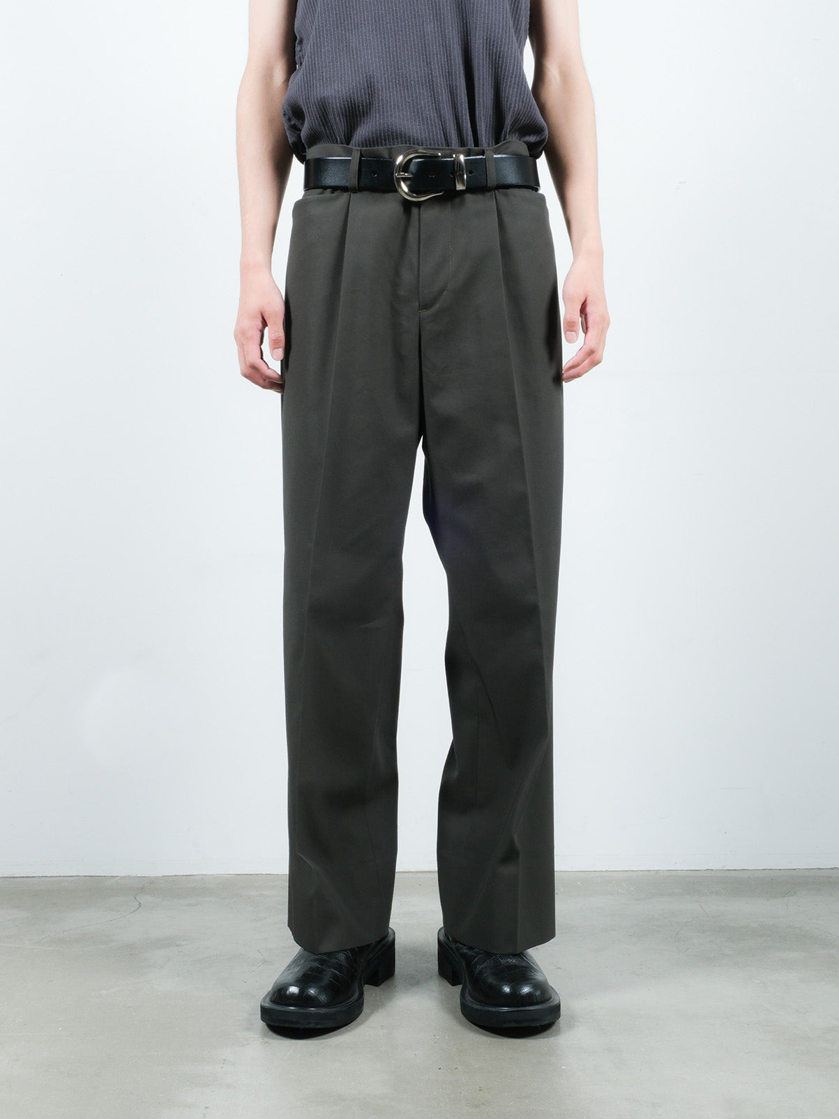 JIEDA ONE TUCK SLACKS – KIKUNOBU