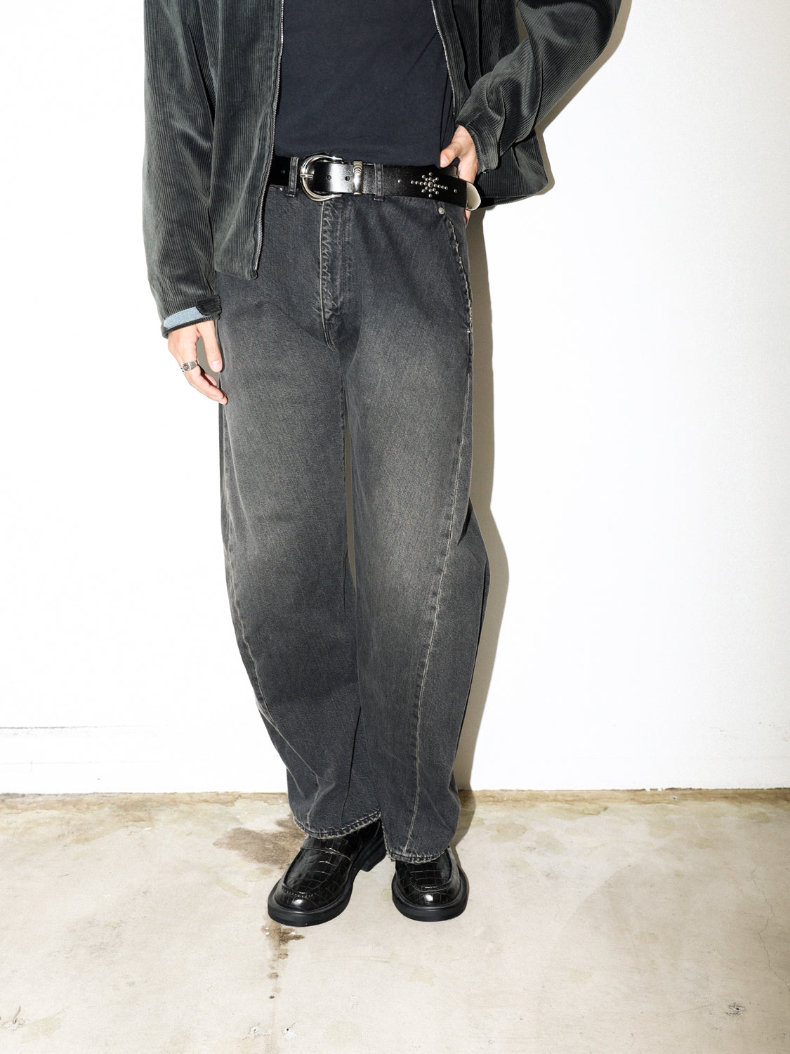 3D CUTTING DENIM PANTS