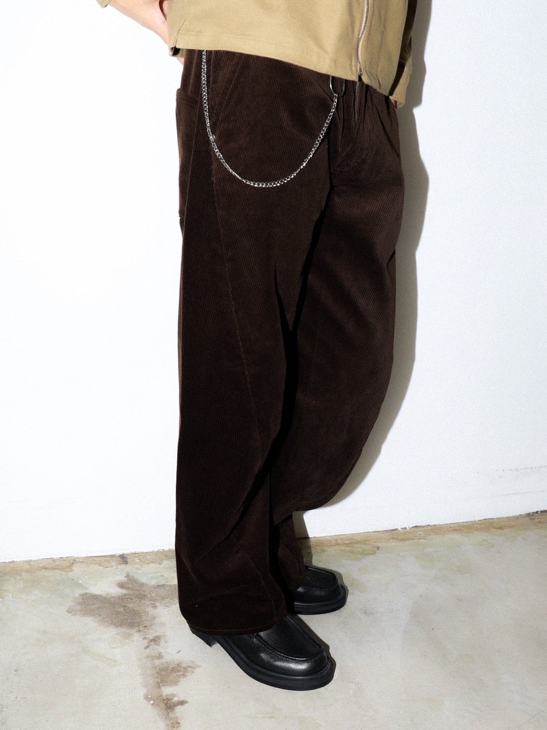 3D CUTTING CORDUROY PANTS