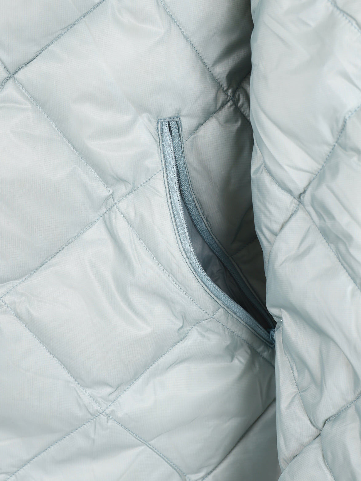 BASE LT DOWN HOODED JACKET