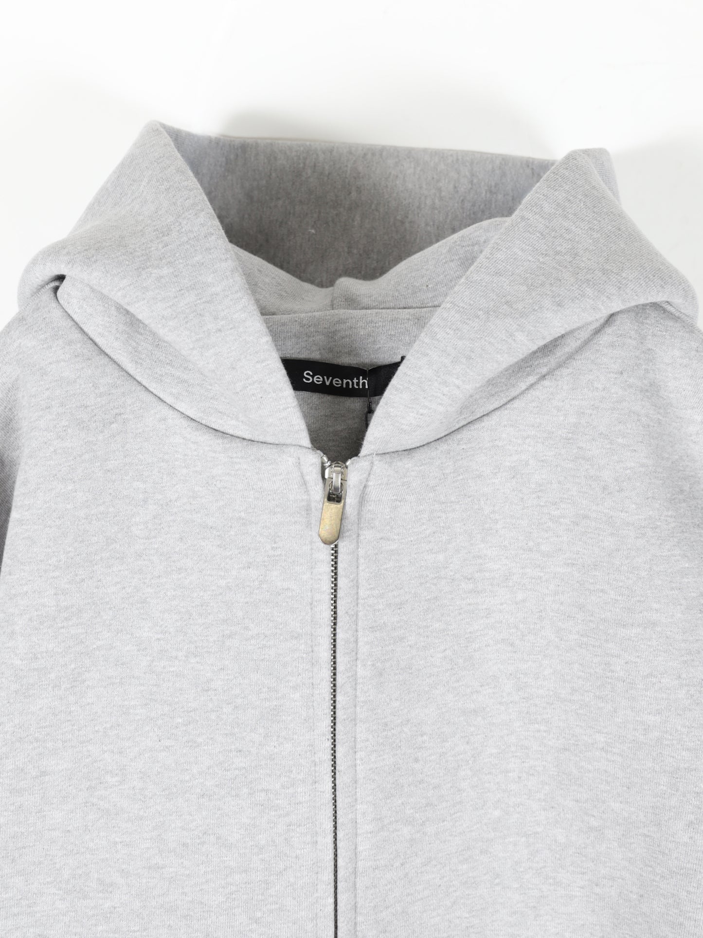 V2 ZIPPED HOODIE