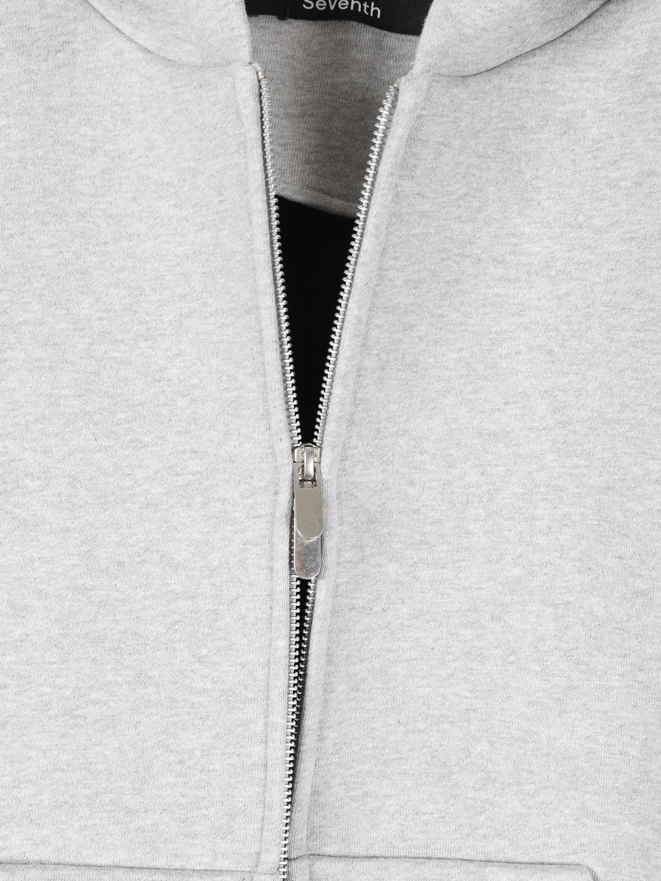 V2 ZIPPED HOODIE