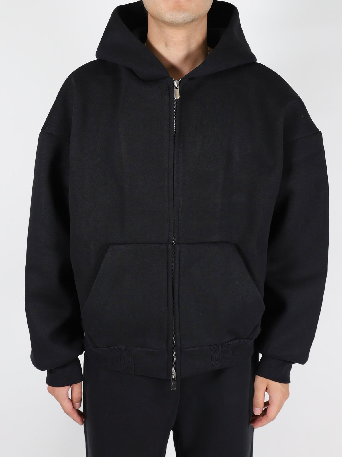 V2 ZIPPED HOODIE