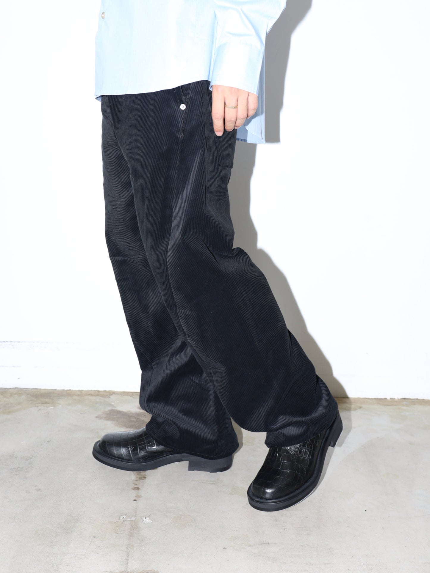 3D CUTTING CORDUROY PANTS