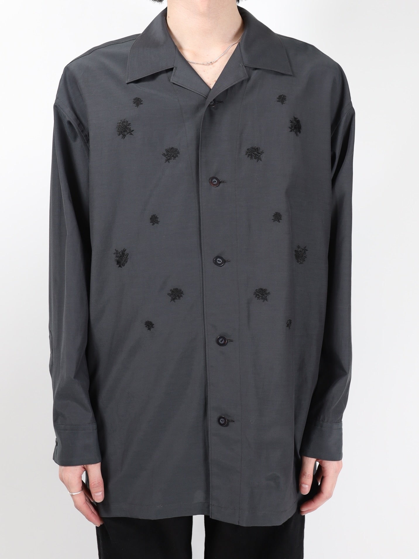 ANTHEM A　TINY EMBROIDERY OVER SIZE SHIRTS