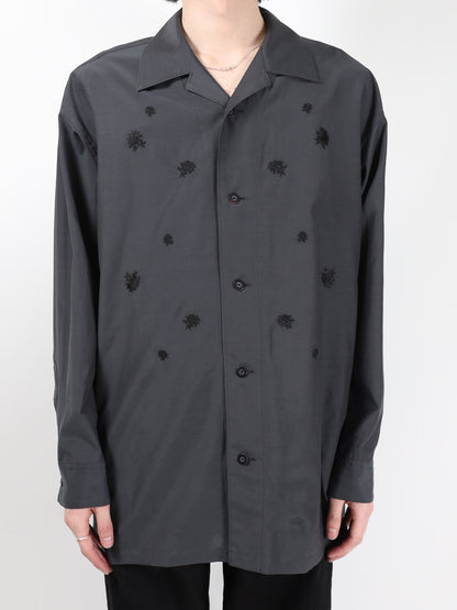 ANTHEM A　TINY EMBROIDERY OVER SIZE SHIRTS