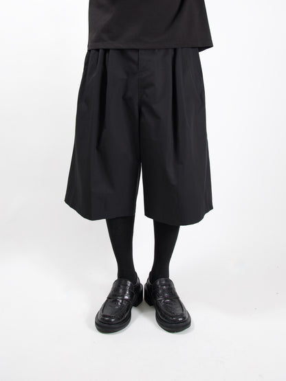 AMOMENTO　TWO TUCK WIDE SHORTS