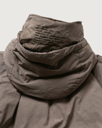 INNAT × WILD THINGS GARMENT DYED MAKALU DOWN JACKET