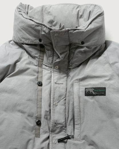 INNAT × WILD THINGS GARMENT DYED MAKALU DOWN JACKET